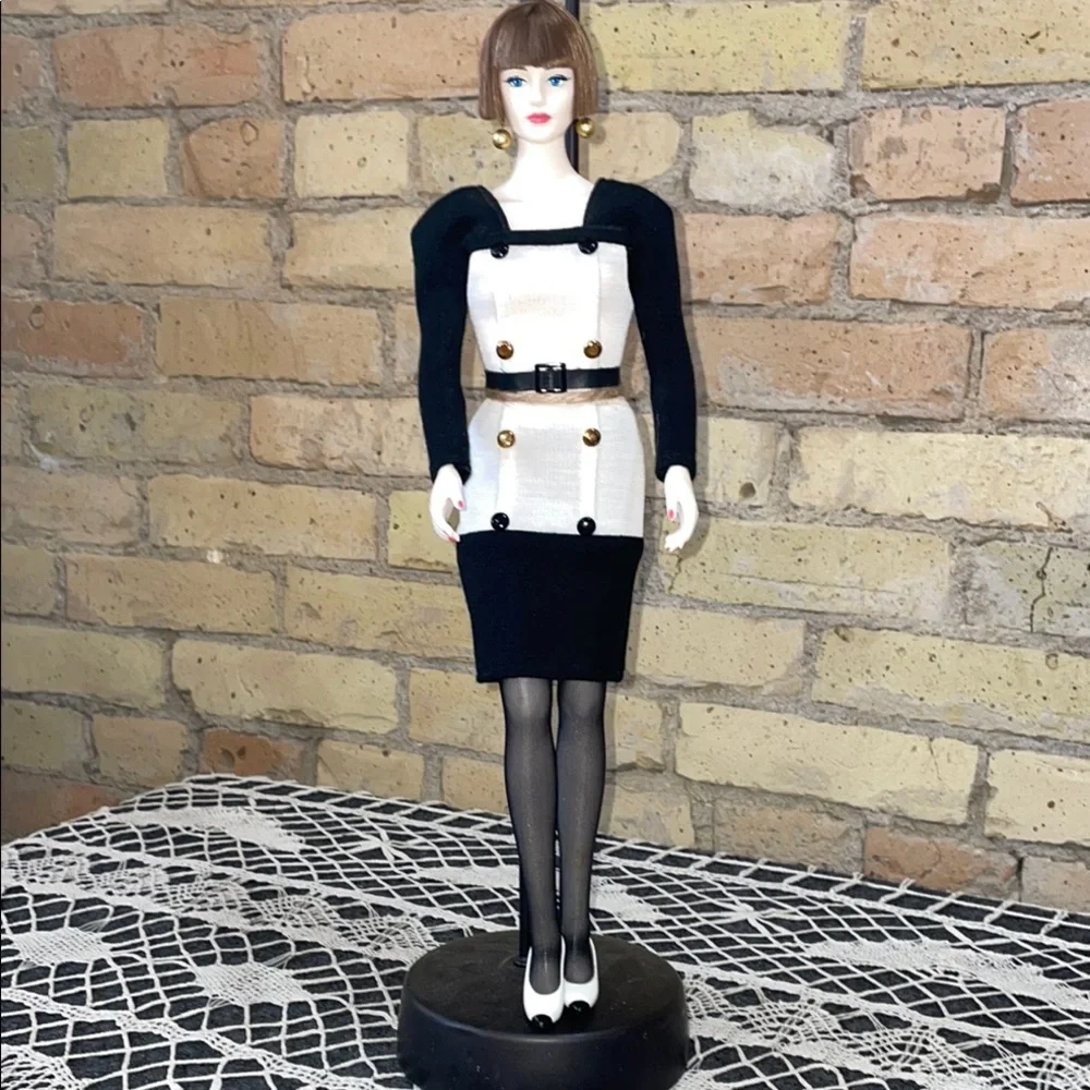 Madigan’s Dolls Lady Luminous 80’s Chic Doll - Picture 2 of 10
